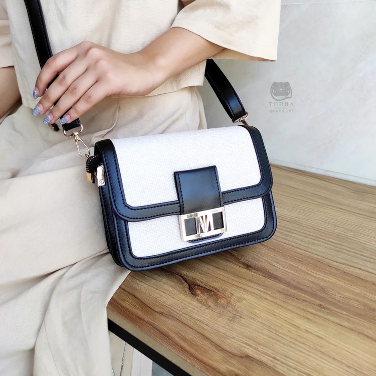 کیف متوسط سفید و مشکی