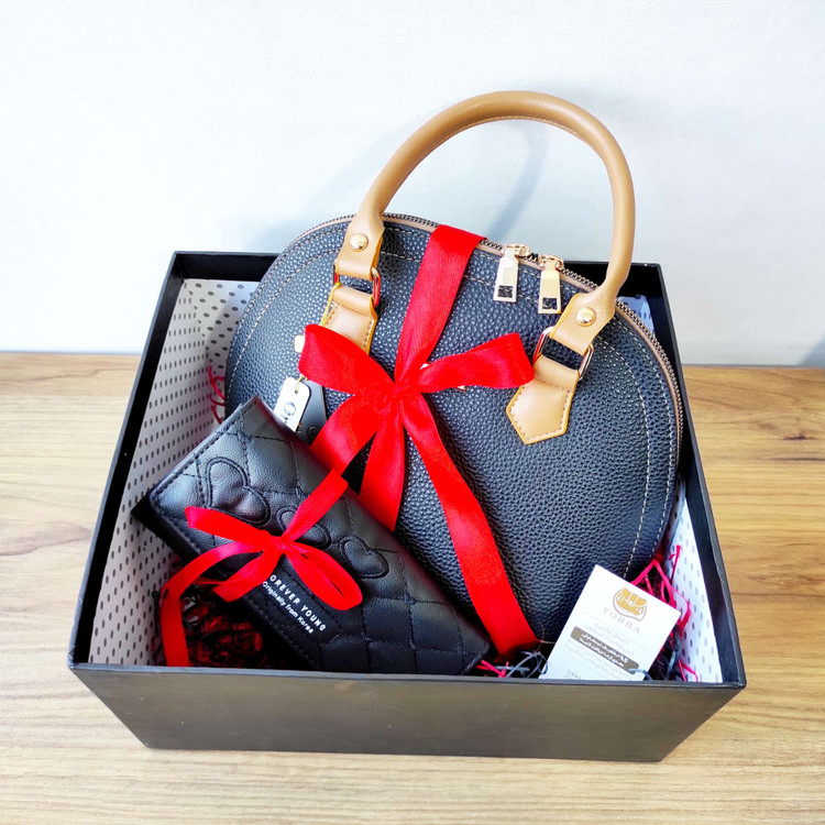 پک کادویی شیک روز زن