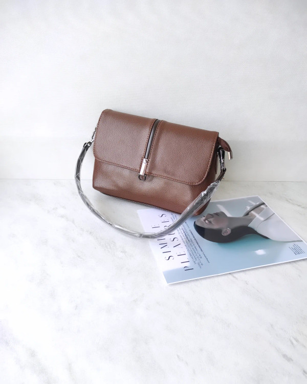 خرید کیف رنگ سال قهوه ای برای عید 1404