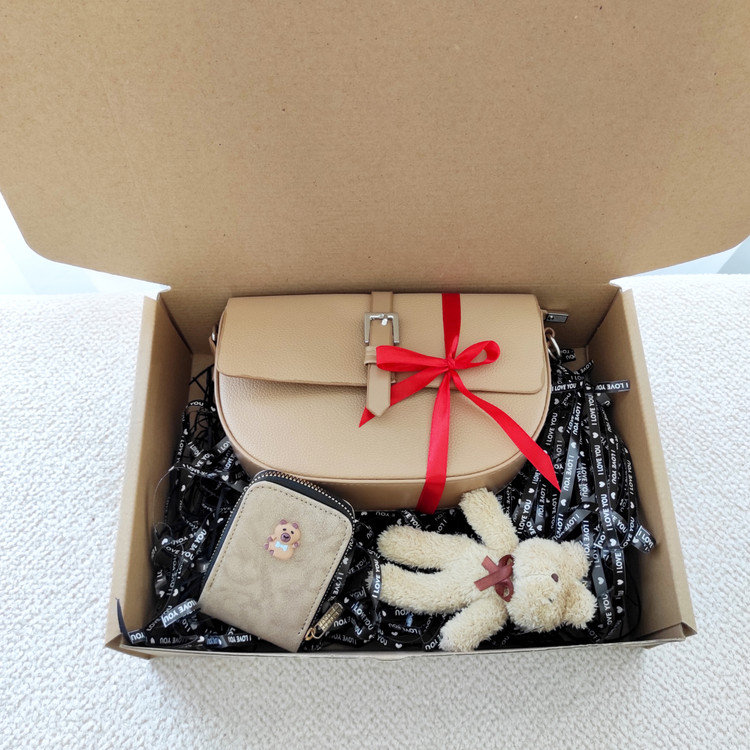 خرید هدیه روز زن