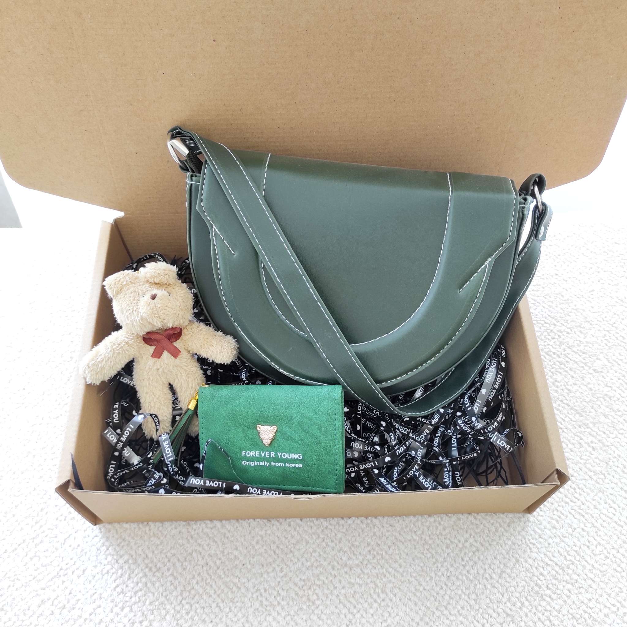 خرید هدیه روز زن ارزان و قیمت مناسب