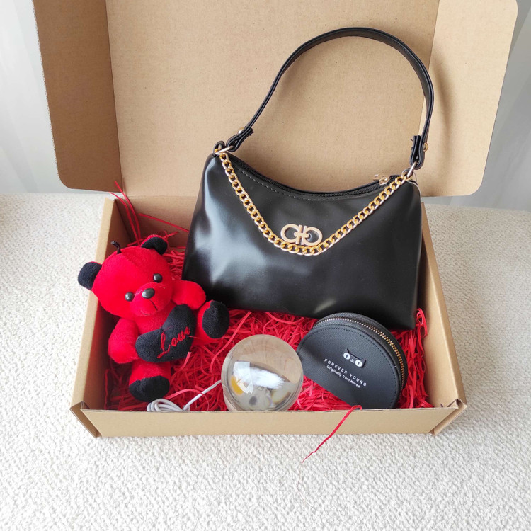 خرید پک هدیه زنانه شیک و خاص برای دختران جوان