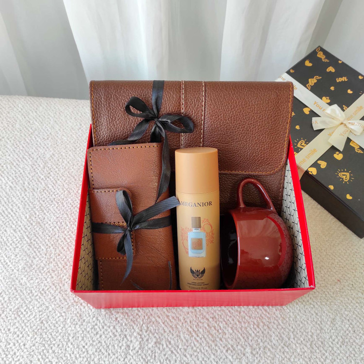 خرید پک هدیه مردانه لاکچری در شیراز