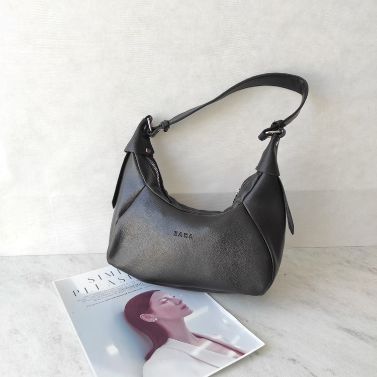 خرید کیف دوشی مناسب بارونی و پالتو